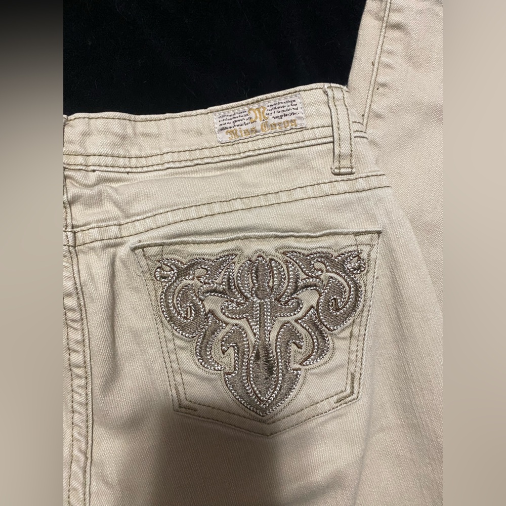 Miss Cocoa cream jeans with embroidered back pockets